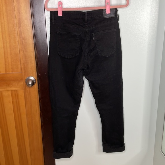 Levi’s Classic Midrise Skinny Jean - Picture 3 of 3